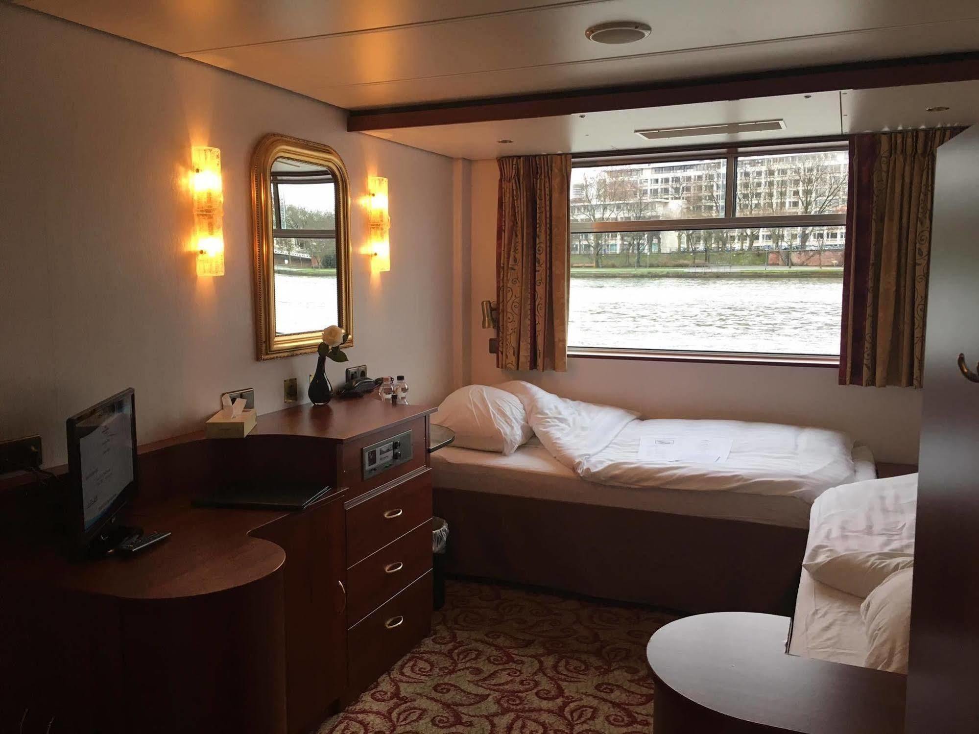 Knm Ms Switzerland Ii - Frankfurt Hotel 3*